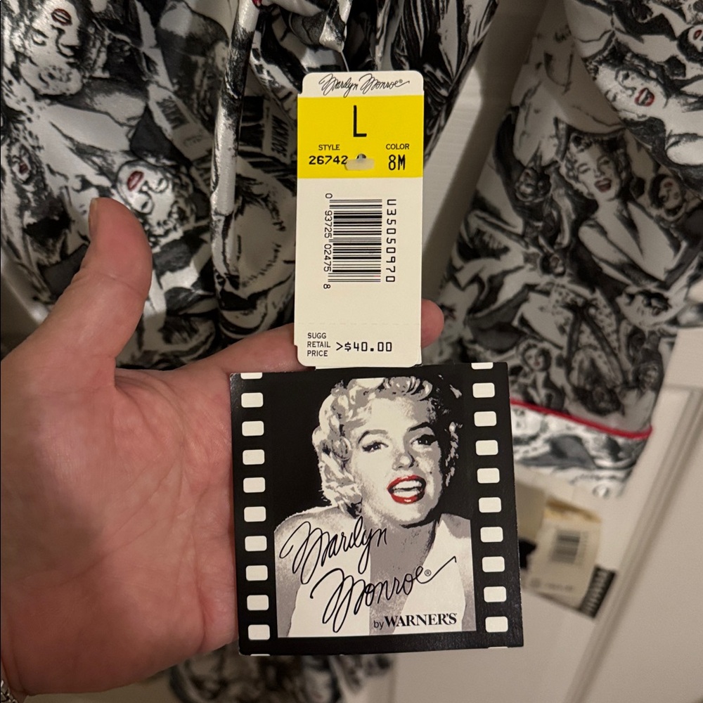 **NWT** Marilyn Monroe chemise and matching robe by Warners - Picture 5 of 8
